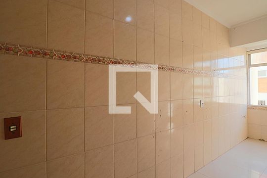 Cozinha de apartamento à venda com 2 quartos, 59m² em Jardim do Salso, Porto Alegre