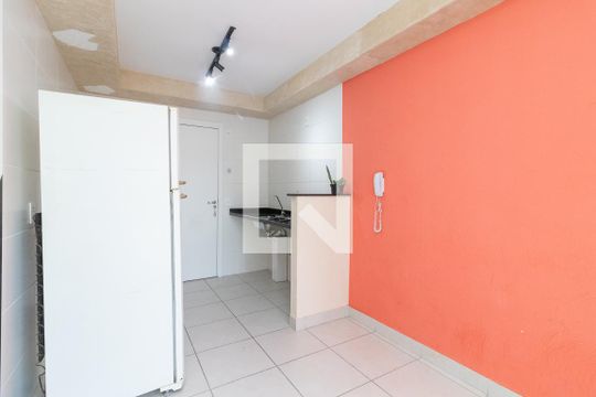 Sala e Cozinha de apartamento para alugar com 1 quarto, 27m² em Vila Ré, São Paulo