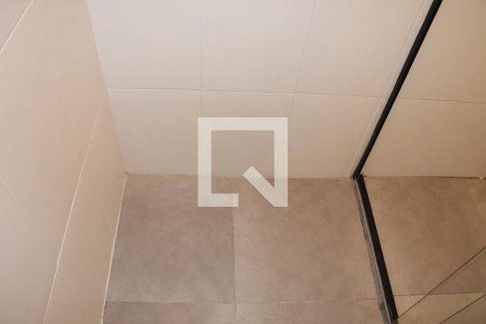 Banheiro do Quarto 2 de casa para alugar com 2 quartos, 70m² em Jardim Nayara, Embu das Artes