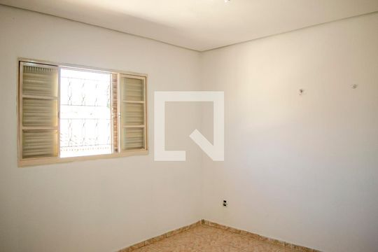Quarto 2 de casa para alugar com 2 quartos, 70m² em Setor Sul, Goiânia