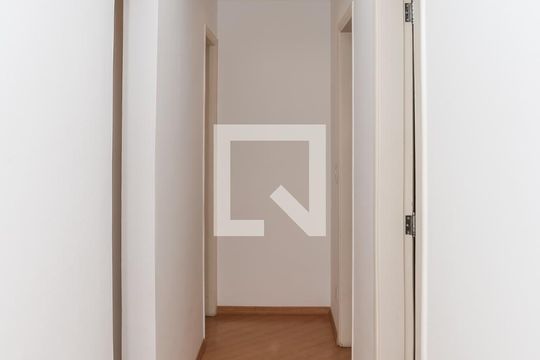 Corredor de apartamento à venda com 2 quartos, 70m² em Bela Aliança, São Paulo