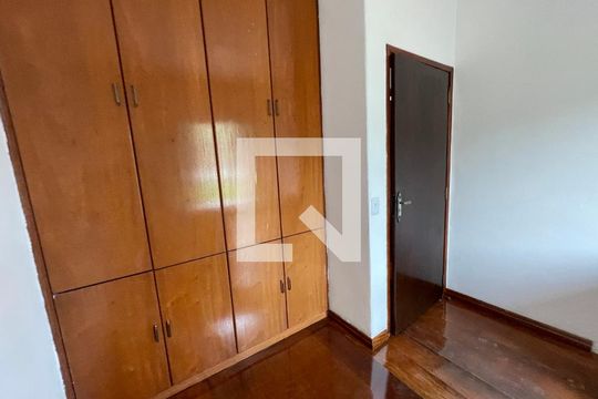 Quarto 1 de casa para alugar com 4 quartos, 406m² em Parque Rincao, Cotia