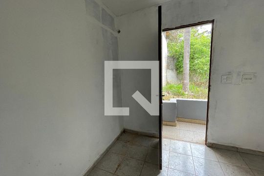 Edícula de casa para alugar com 4 quartos, 406m² em Parque Rincao, Cotia