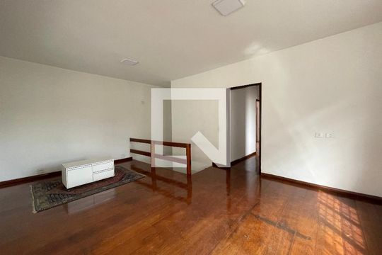 Sala de casa para alugar com 4 quartos, 406m² em Parque Rincao, Cotia