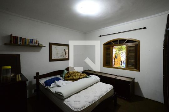 Suíte de casa à venda com 4 quartos, 250m² em Vila Dom Pedro I, São Paulo