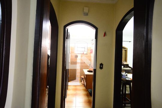 Corredor de casa à venda com 4 quartos, 250m² em Vila Dom Pedro I, São Paulo