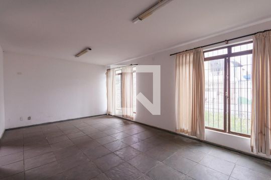 Sala de casa para alugar com 4 quartos, 350m² em Centro, Taubaté