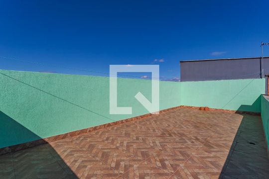 Quintal de casa à venda com 3 quartos, 160m² em Sarandi, Porto Alegre
