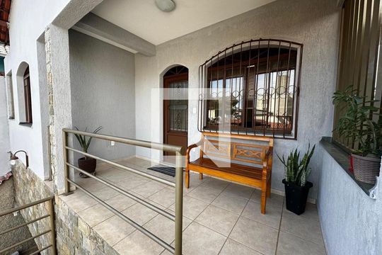 Área Externa de casa à venda com 4 quartos, 300m² em Nova Granada, Belo Horizonte