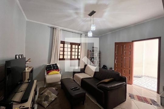Sala de casa à venda com 3 quartos, 250m² em Jardim Santa Beatriz, Guarulhos