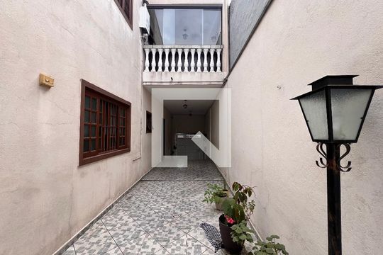 Área externa de casa à venda com 3 quartos, 250m² em Jardim Santa Beatriz, Guarulhos