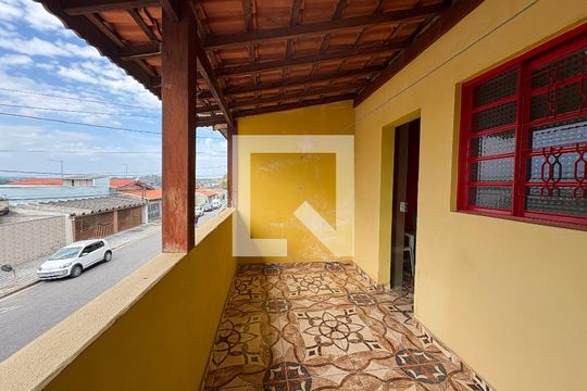 Sacada de casa à venda com 2 quartos, 191m² em Jardim Cruz Alta, Várzea Paulista
