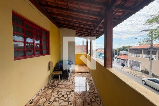Sacada de casa à venda com 2 quartos, 191m² em Jardim Cruz Alta, Várzea Paulista