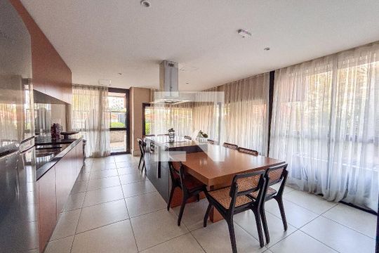 Área comum de apartamento à venda com 3 quartos, 264m² em Vila Madalena, São Paulo