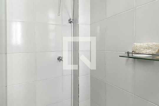 Banheiro de apartamento para alugar com 2 quartos, 36m² em São José, São Leopoldo