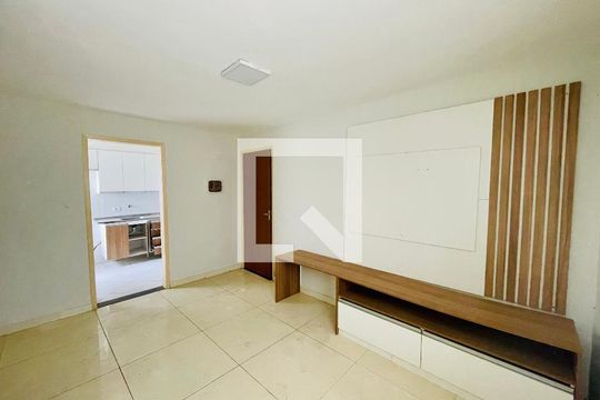 Sala de apartamento para alugar com 2 quartos, 48m² em Jardim São Luis, Guarulhos