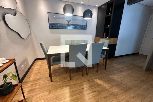 Sala de apartamento para alugar com 2 quartos, 78m² em Empresarial 18 do Forte, Barueri