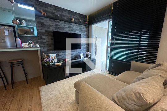 Sala de apartamento para alugar com 2 quartos, 78m² em Empresarial 18 do Forte, Barueri