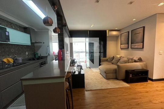 Sala de apartamento para alugar com 2 quartos, 78m² em Empresarial 18 do Forte, Barueri