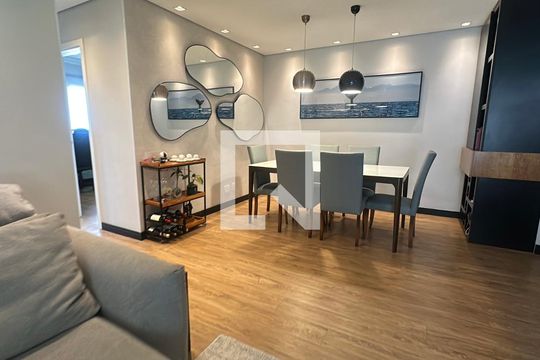 Sala de apartamento para alugar com 2 quartos, 78m² em Empresarial 18 do Forte, Barueri