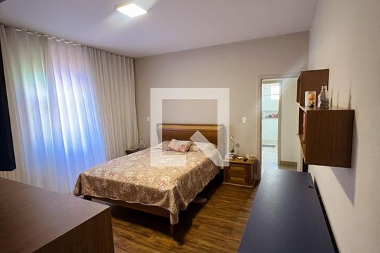 Quarto 1 de casa à venda com 3 quartos, 450m² em Novo Progresso, Contagem