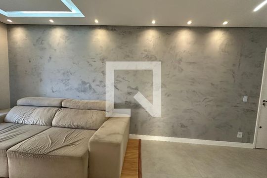 Sala de apartamento à venda com 2 quartos, 61m² em Jardim Tupanci, Barueri