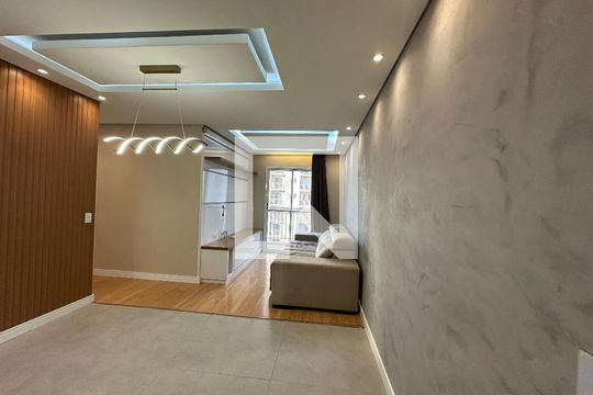Sala de apartamento à venda com 2 quartos, 61m² em Jardim Tupanci, Barueri