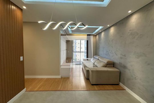 Sala de apartamento à venda com 2 quartos, 61m² em Jardim Tupanci, Barueri