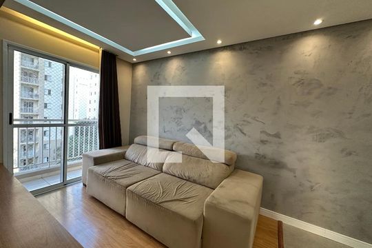 Sala de apartamento à venda com 2 quartos, 61m² em Jardim Tupanci, Barueri
