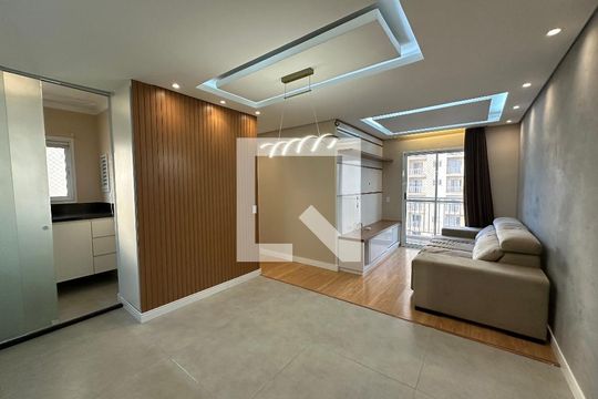 Sala de apartamento à venda com 2 quartos, 61m² em Jardim Tupanci, Barueri