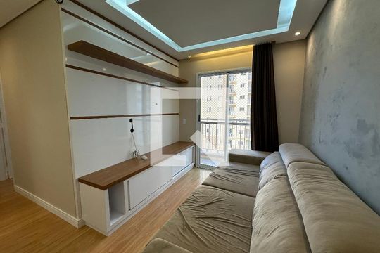 Sala de apartamento à venda com 2 quartos, 61m² em Jardim Tupanci, Barueri