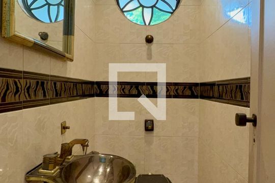 Lavabo de casa para alugar com 4 quartos, 306m² em Paraíso, São Paulo