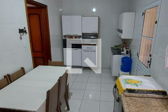 Cozinha de casa à venda com 2 quartos, 68m² em Vila Antonieta, São Paulo