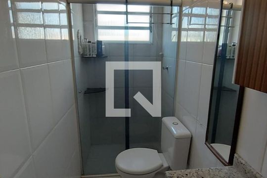 Banheiro de casa à venda com 2 quartos, 68m² em Vila Antonieta, São Paulo
