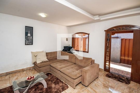 Sala de casa à venda com 2 quartos, 300m² em Apolonia, Belo Horizonte