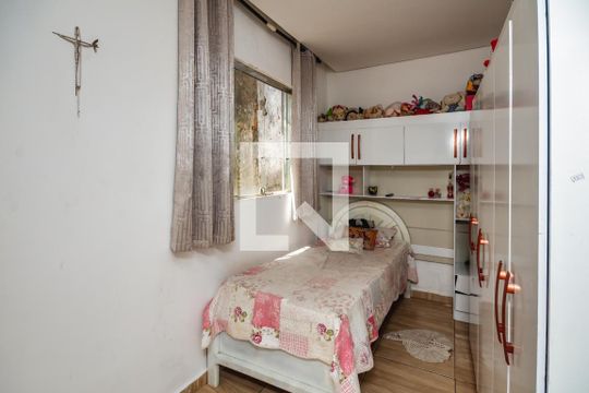 Quarto de casa à venda com 2 quartos, 300m² em Apolonia, Belo Horizonte