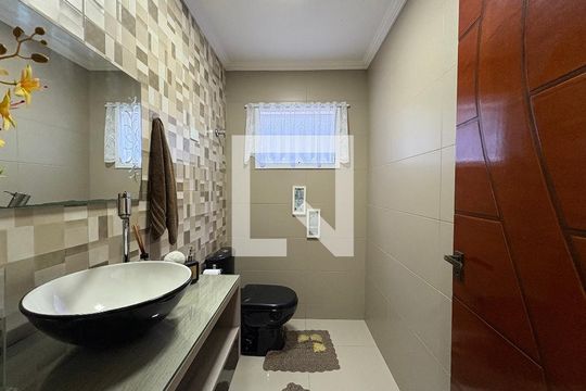 Lavabo de casa à venda com 3 quartos, 185m² em Vila Curuçá, Santo André