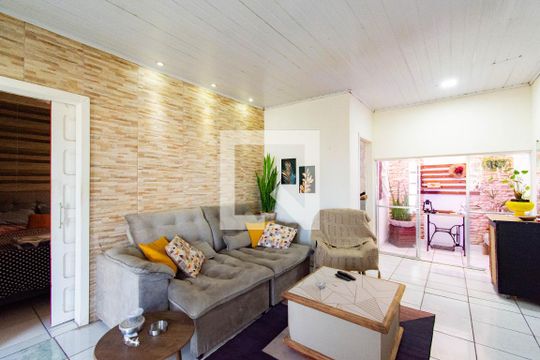 Sala de casa à venda com 4 quartos, 176m² em Niterói, Canoas