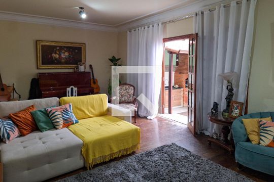 Sala de casa à venda com 5 quartos, 375m² em Piratininga, Niterói