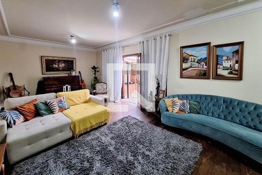 Sala de casa à venda com 5 quartos, 375m² em Piratininga, Niterói