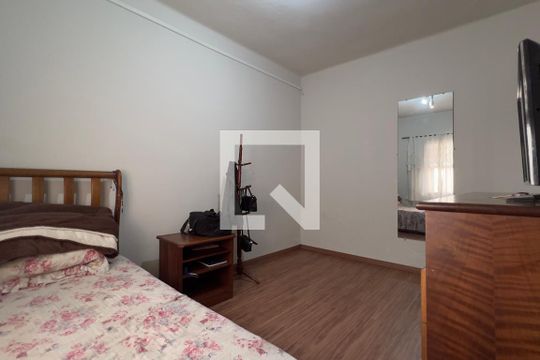 Quarto 2 de casa à venda com 2 quartos, 500m² em Vila Galvão, Guarulhos