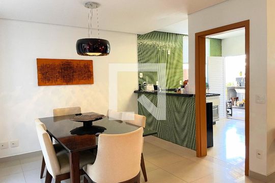 Sala de casa de condomínio à venda com 3 quartos, 149m² em Garças, Belo Horizonte