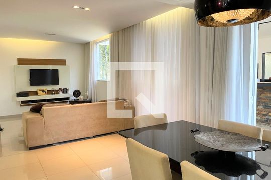 Sala de casa de condomínio à venda com 3 quartos, 149m² em Garças, Belo Horizonte
