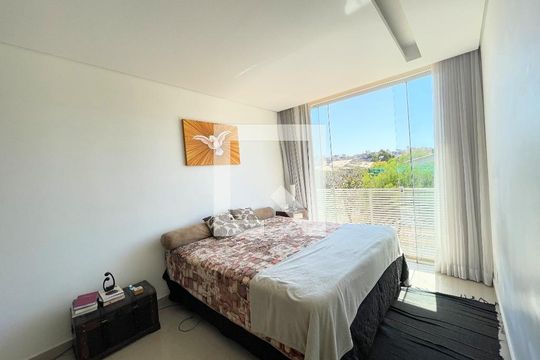 Suíte de casa de condomínio à venda com 3 quartos, 149m² em Garças, Belo Horizonte