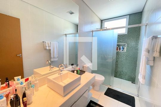 Banheiro da Suíte de casa de condomínio à venda com 3 quartos, 149m² em Garças, Belo Horizonte