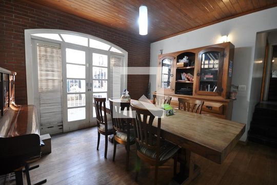 Sala de casa à venda com 4 quartos, 200m² em Tremembé, São Paulo