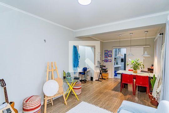 Sala de casa à venda com 2 quartos, 160m² em Vila Pereira Cerca, São Paulo