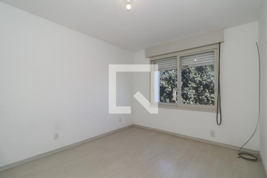 Quarto 1 de apartamento à venda com 3 quartos, 76m² em Vila Ipiranga, Porto Alegre