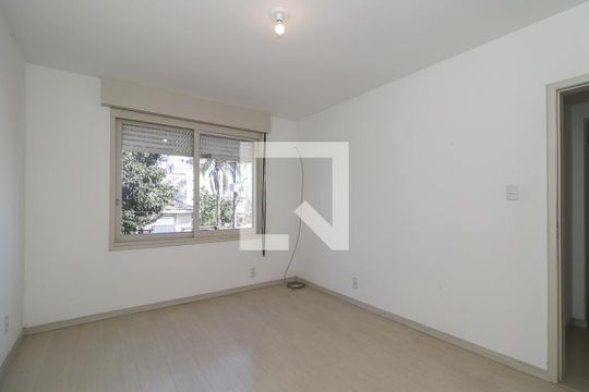 Quarto 1 de apartamento à venda com 3 quartos, 76m² em Vila Ipiranga, Porto Alegre