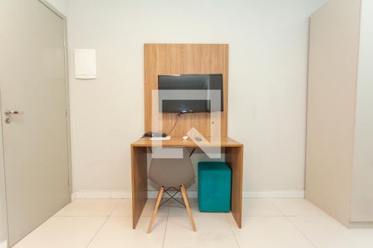 Escritório de kitnet/studio para alugar com 1 quarto, 16m² em Jardim São Luís, São Paulo